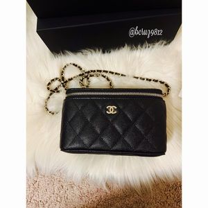 💕SOLD -CHANEL Caviar Quilted Small Vanity Case with Chain - Black